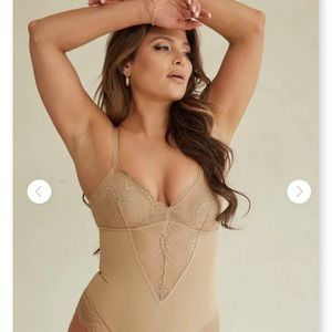 NWT Pinsy Sculpting Lace Shapewear Bodysuit